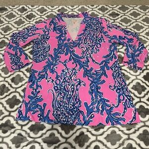 Lilly Pulitzer stretchy V-neck tunic, size medium